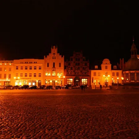 Apartamento Ferienloft Am Markt Mit Billiardtisch - Abc143 By Abc Fewo Service Wißmar